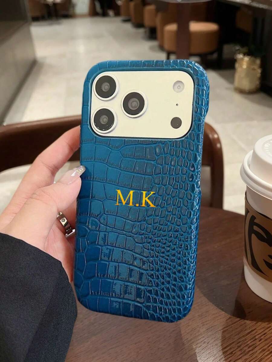 个性化奢华渐变双色鳄鱼纹皮革手机壳，新款17寸黑色极简复古情侣手机壳，可定制字母名字，兼容苹果17/16/15/14/13/12/11 Pro/XS Max/X/XR/Plus，绝佳生日礼物、节日礼物、送给他的/她的礼物、个性化礼物、Etsy/定制产品、周年纪念/结婚礼物、送给父母的个性化礼物、可爱手机壳