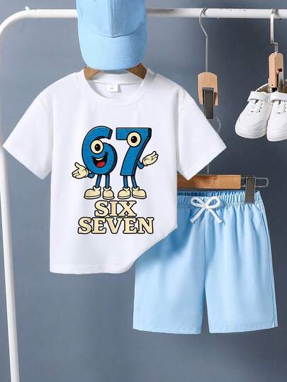 Bộ áo thun ngắn tay và quần short in hình hoạt hình dành cho bé trai.