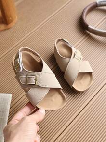 1 par de sandalias para niños con parte superior de PU, suela antideslizante y cierre de gancho y bucle - Camel - Ver 2