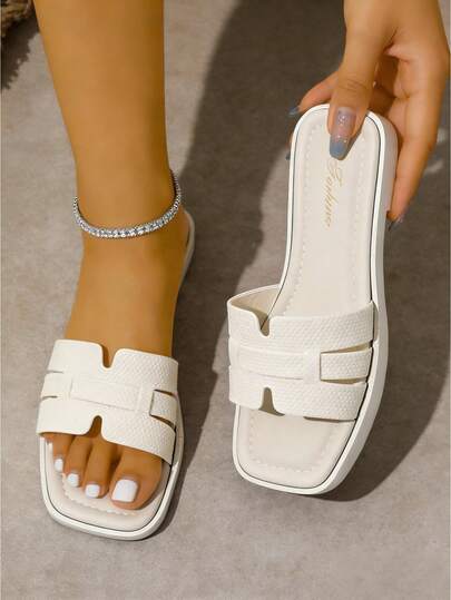 Damsandaler, Nya eleganta minimalistiska vita sandaler, Bekväma tofflor för vardagsbruk, Enkla moderiktiga platta sandaler, Mjuka damskor med lätt sula, Platta sandaler för dam, Damtofflor, Strandsandaler för utomhusbruk, Platta skor, Sommarsandaler, Platta sandaler, Vita sandaler för dam, Sommarsandaler för dam, Sandaler