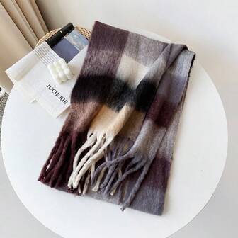 1条加大码加厚格子围巾，柔软保暖，女士时尚配饰，适合日常休闲穿着，秋冬季节适用。