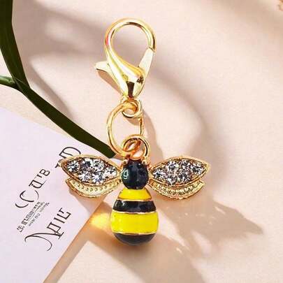 New Alloy Drip Oil Bee Pendant Cute Animal Charm Bag Keychain Hanging Ornament Decoration, Sparkling Wings And Striped Body, Perfect As A Birthday And Special Occasion Gift Birthday Gift| Joke Accessory| Durable Alloy.
