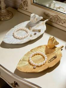 1个树脂叶形首饰托盘，饰有小鸟图案，复古风格叶形小饰品碟，梳妆台装饰收纳托盘，可放置耳环、戒指、化妆品等，是送给家人、朋友、爱人的完美礼物。 - 彩色 - 查看 8