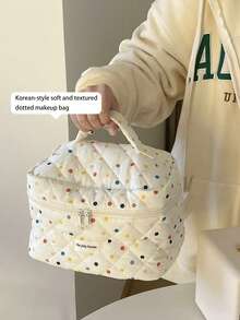 1 صندوق تخزين مكياج صغير، علبة قماشية جميلة ناعمة بطراز بولكا دوت وخطوط متقاطعة ومربعات حيوانية لتخزين المجوهرات والمستحضرات التجميلية، حقيبة محمولة مقاومة للماء للسفر والاستخدام اليومي، حقيبة مكياج متعددة الوظائف سعة كبيرة لمستحضرات التجميل والفرش والمناشف والفرشاة الأسنان، مناسبة للخروجات اليومية والسفر، هدية مثالية للصديقة أو الزميلة أو عيد الميلاد أو عيد الحب - متعدد الألوان - مشاهدة 6