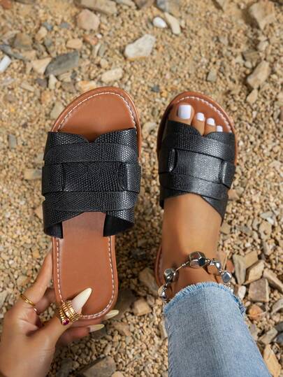 新款女士蛇纹PU系带平底凉鞋，度假风户外黑色拖鞋