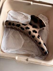 2pcs/1pc Glossy Brown Leopard Print Hair Clips For Women - Cute, Lightweight, Fashionable, Versatile, High-End, Elegant, Minimalist Style. Suitable For Daily Wear, Outings, Casual Gatherings, Work, Vacation, Washing, Makeup, And As An Accessory Women Hair Accessories Elegant Hair Claws Fashion Claw Clip - Multicolor - View 11