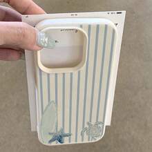 1 chiếc ốp lưng điện thoại bằng chất liệu TPU, họa tiết rùa biển và sao biển sọc xanh trắng, hình ván lướt sóng, tương thích với iPhone 17 Pro Max/17/16 Pro Max/15/13/12/11, S20 FE/A15/S24/A55, và Redmi Note 11/Note 12/Note 13 Pro, ốp bảo vệ toàn thân mềm mại. - trắng - Xem 3