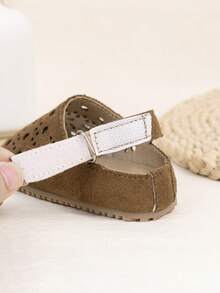 Girls' Lightweight Breathable Hollow-Out Flat Shoes, English Countryside Style, Spring/Summer - Brown - View 7
