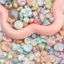 Śliczny naszyjnik z akrylowych koralików w kształcie kokardy, mały kwiatek, łańcuszek do telefonu komórkowego, wiszące akcesoria z linką wymieszaną z koralikami. Produkt jest używany do ręcznie robionych dekoracji, takich jak nakrycia głowy, ubrania, suknie wieczorowe, buty i kapelusze, wesela, Boże Narodzenie, rękodzieło itp. - Wielokolorowe - Zobacz 12