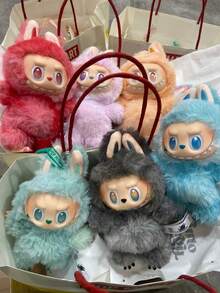 17厘米 LBB 第一代盲盒挂饰，坐姿派对系列 1-3，可爱猴子冒险装扮，适用于 LBB（第一/二/三代）马卡龙系列可爱娃娃坐姿惊喜玩具，青春娃娃可爱精致包装，盲盒 PVC 可爱脸型（随机六款之一），（产品为喷漆工艺，图案周围可能存在轻微瑕疵，但不影响产品功能），（随机包装），汽车装饰挂件 - 彩色 - 查看 2