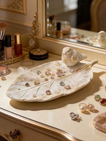 1个树脂叶形首饰托盘，饰有小鸟图案，复古风格叶形小饰品碟，梳妆台装饰收纳托盘，可放置耳环、戒指、化妆品等，是送给家人、朋友、爱人的完美礼物。