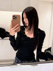 Áo len cổ tròn dệt kim đính đinh tán, áo dài tay ôm dáng đa năng dành cho nữ, màu đen, thích hợp mặc mùa xuân. - màu đen - Xem 5