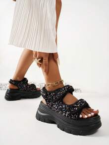 新款女鞋，时尚百搭，舒适厚底，休闲凉鞋，双带增高显瘦防滑，亮片装饰，轻便舒适，休闲百搭，适合日常穿着和通勤。 - 彩黑色 - 查看 4