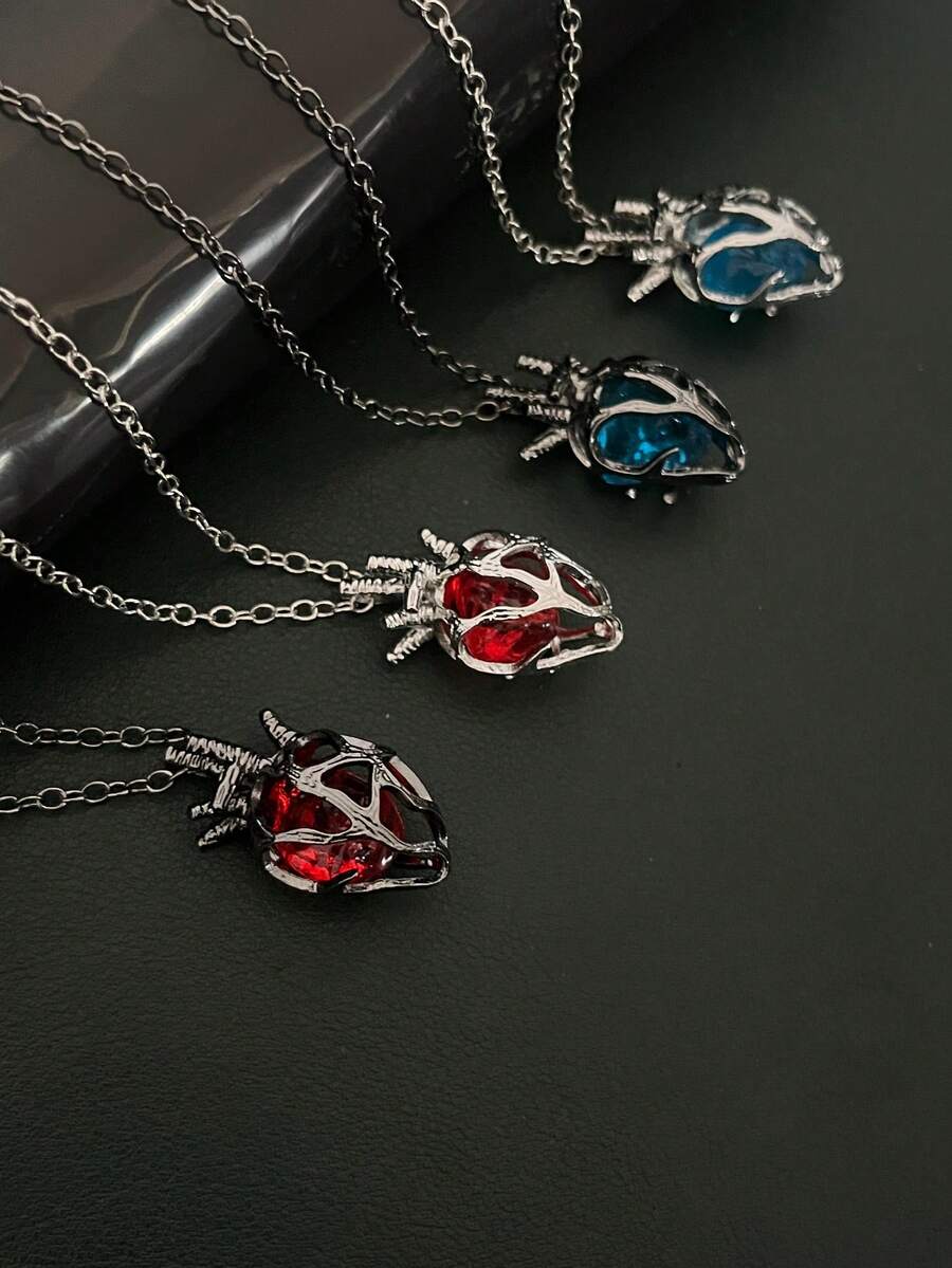 2pcs Couple's Hollow Heart Pendant Necklace Set, Creative Guarding Heart Design, Valentine's Day Gift, Personalized Clavicle Chain Gift Box - Heart Necklace - View 1