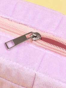 1个紫色格子绗缝包，便携式八角形包，适合通勤、大容量化妆包，时尚休闲大容量便携拉链化妆包，旅行文具收纳包，度假必备化妆包，可收纳耳机、充电器、口红、化妆品、香水、护肤品和美容产品，家居装饰，适合妈妈、护士、学生、女学生、钥匙等，节日礼物，化妆包，旅行必备 - 淡紫色 - 查看 8