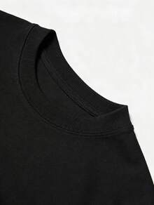 1pc Mens Clothes Fierce Tiger Print Black TShirt, Unisex Casual Crew Neck Tshirt, Plus Size Men's Clothing 5XL, Lightweight 180gsm Knit Fabric, Machine Washable, For Spring/Summer/Fall, Halloween, Christmas, Valentine's Day - 黑色 - 查看 4