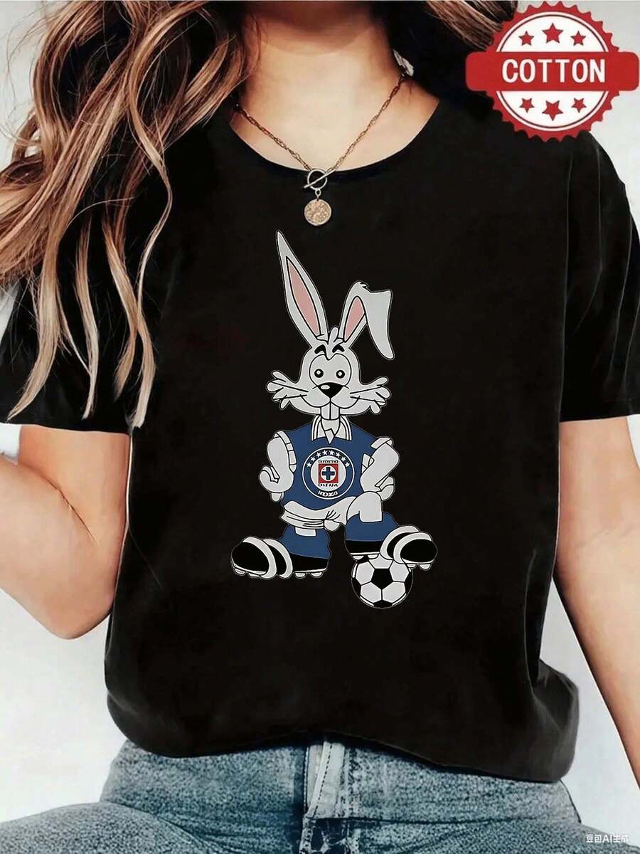 1pieza Blusas de mujer hermosas Blusas para mujeres Conjuntos de ropa para mujeres Conejo azul cruz 180G Blanco y negro patrón de fútbol impreso Cuello redondo básico holgado transpirable versátil lavable en máquina cómodo Talla S ~ 3XL Diario casual deportivo esencial verano - Oscuro - Ver 1
