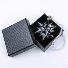 2026经典时尚挂饰 - 收藏展示品 - 创意配饰 - 车载挂饰 - 雪花吊坠 - 汽车内饰水晶挂饰 - 阳光捕捉器 - 高品质玩具 - 耐磨/防震 - 适合作为复活节篮子填充物 - 复活节礼物 - 旅行挂饰 - 派对装饰 - 减压挂饰 - 生日礼物 - 完美礼物 - 惊喜礼盒玩具 - 彩色 - 查看 7