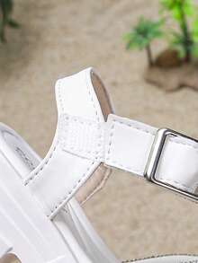 Giày sandal cao gót hở mũi đế dày đính đá hình trăng khuyết dành cho bé gái, màu sắc và vị trí họa tiết trăng khuyết được phân bố ngẫu nhiên. - Màu be - Xem 7