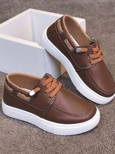 1 par de zapatos de suela plana de cuero de unicolor, transpirables y unisex, zapatillas deportivas antideslizantes para niños, versátiles y de moda para uso en exteriores, adecuados para primavera, verano y otoño