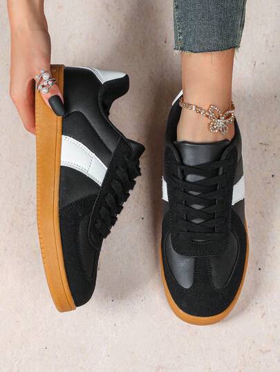 Women's Casual Sneakers, Black And White Color Block, Lightweight And Durable, Suitable For All Seasons, Rubber Sole, No Prints, Breathable Fabric Lining, EVA Insole, Stylish Skate Shoes, Versatile Training Shoes, Student Shoes
