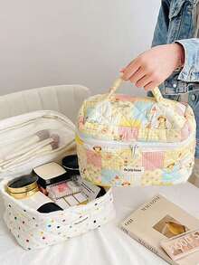 1 صندوق تخزين مكياج صغير، علبة قماشية جميلة ناعمة بطراز بولكا دوت وخطوط متقاطعة ومربعات حيوانية لتخزين المجوهرات والمستحضرات التجميلية، حقيبة محمولة مقاومة للماء للسفر والاستخدام اليومي، حقيبة مكياج متعددة الوظائف سعة كبيرة لمستحضرات التجميل والفرش والمناشف والفرشاة الأسنان، مناسبة للخروجات اليومية والسفر، هدية مثالية للصديقة أو الزميلة أو عيد الميلاد أو عيد الحب - متعدد الألوان - مشاهدة 2