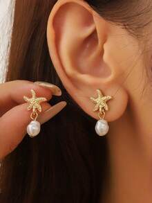 1对欧美夏季新款金属海星和仿珍珠流苏女士耳环，适合女士度假佩戴（无卡）