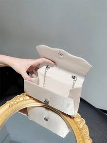 Túi xách cầm tay nữ cổ điển thanh lịch với thiết kế xếp ly, túi dự tiệc trang trọng, túi cô dâu lãng mạn, túi phong bì dự tiệc có dây xích. - Màu be - Xem 5