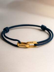 【定制款】情侣手链，可定制姓名 - 男女皆宜可调节情侣饰品，可定制字母，采用美拉德色彩搭配简约串珠/打结设计，是情人节的理想之选