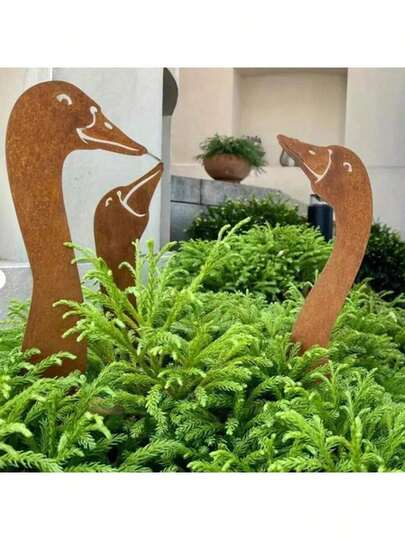 3 Pieces Of Rustic Metal Goose Silhouette Garden Stakes-Retro Outdoor Decoration Of The Courtyard And Courtyard, Perfect Outdoor Gift, No Battery Required, Ground Insertion Design, Very Suitable For Home And Garden