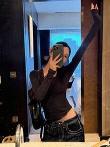 Áo len cổ tròn dệt kim đính đinh tán, áo dài tay ôm dáng đa năng dành cho nữ, màu đen, thích hợp mặc mùa xuân. - màu đen - Xem 7