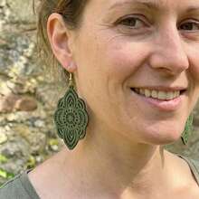 1 Pair Wooden Lace Pattern Carved Pendant Earrings - Green - View 3