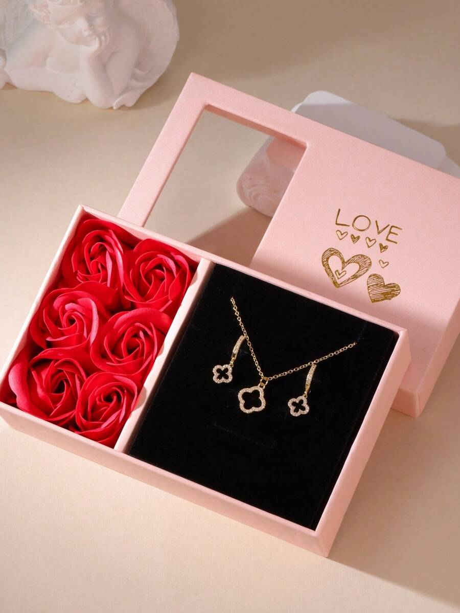 MESTILO 3pcs Minimalist Fashion Gold-Tone Copper Micro-Inlaid Cubic Zirconia Four-Leaf Hollow Zirconia Earrings & Necklace Gift Set, Suitable For Boyfriend, Girlfriend, Valentine's Day, Mother's Day