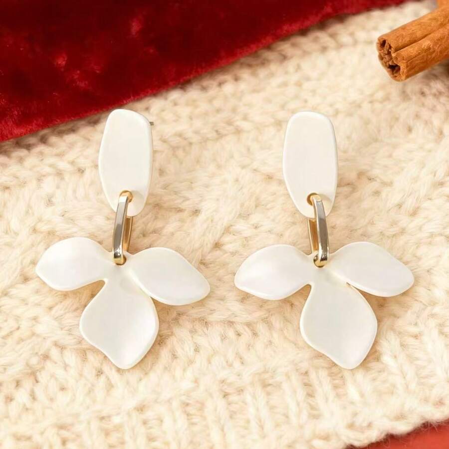 1 Đôi bông tai hình cánh hoa cách điệu, thanh lịch - trắng - Xem 1