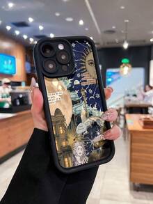 Collage cósmico con sol, luna, estrellas y citas románticas. Esta elegante funda es compatible con los modelos  16, 15, 14 Pro Max, 13, 12, 11, XR y XS Plus. Fabricada en silicona TPU, ofrece protección contra golpes y caídas, además de una sensación superior. Es un regalo ideal para familiares, amigos y seres queridos, y una opción perfecta para Navidad. - Negro - Ver 3