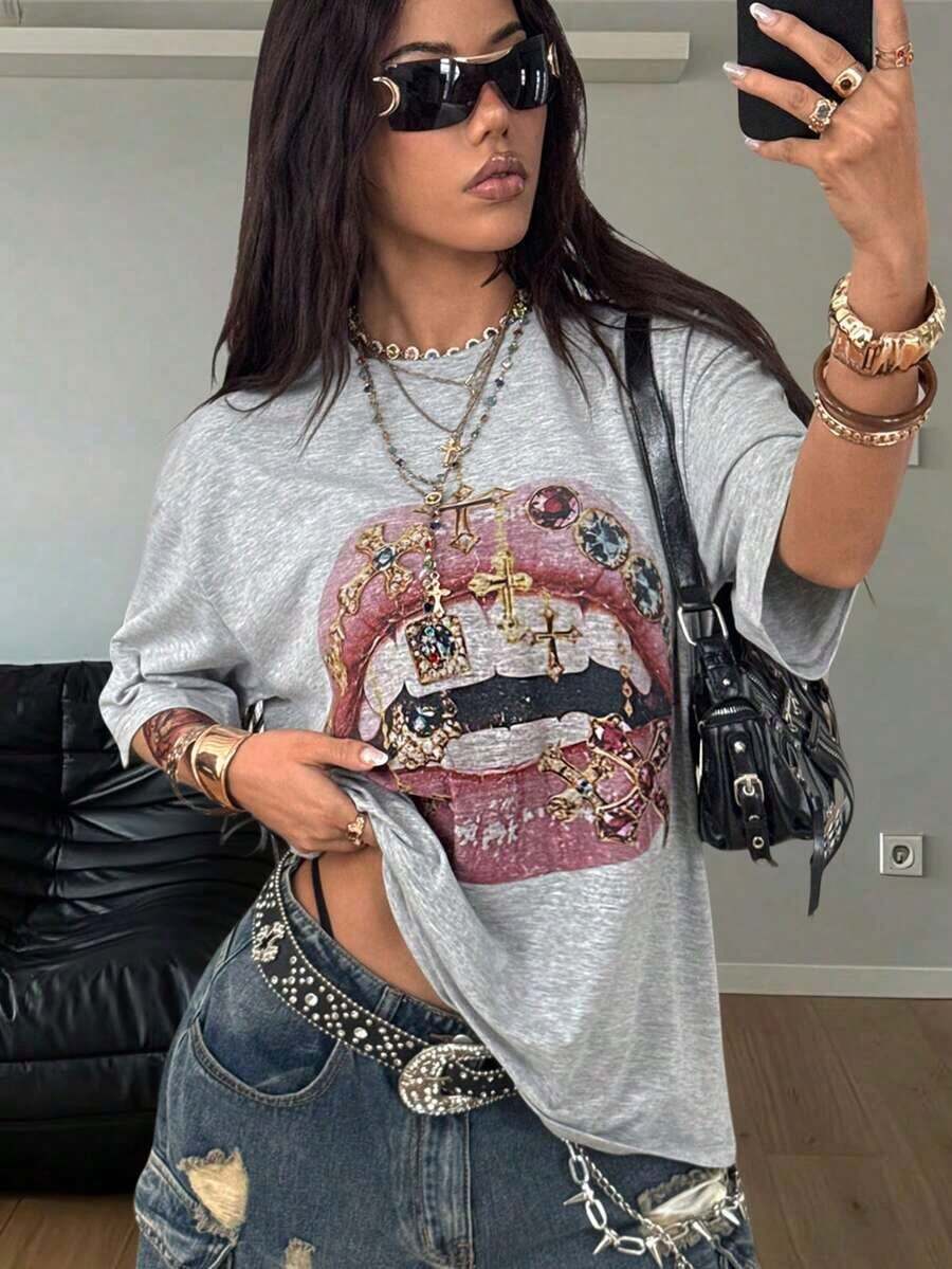2026 Summer ShirtCoolane Women's Summer Concert Streetwear Vintage Casual Y2K Hippie Old Money Comfortable Lips Graphics Oversized White TeesLoose An - 淺灰色 - 查看 1