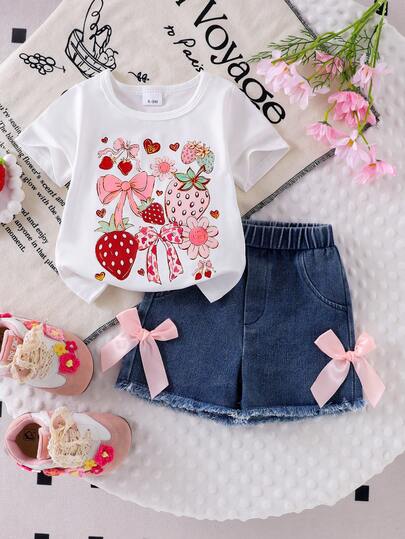 女婴休闲夏季两件套：草莓花朵蝴蝶结印花圆领短袖T恤上衣和3D蝴蝶流苏牛仔短裤