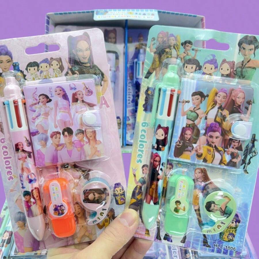 魔女猎人TeamKPOP DE-MON HUNT-ERS DE-MON HUNT-RESS SQUAD迷你记事本套装，包含6支彩色笔、荧光笔、胶带贴纸、迷你记事本、中性笔、按动式中性笔、走珠笔、圆珠笔、油性圆珠笔、多功能笔、子弹头笔、全针尖笔。
