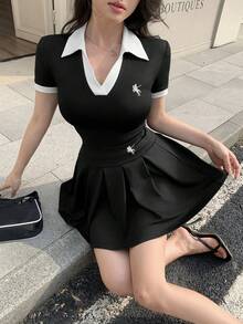 abyoxi Bộ đồ 2 mảnh màu đen trắng dành cho nữ gồm áo thun ngắn tay cổ polo ôm eo và chân váy xếp ly, phong cách thể thao thường ngày, thích hợp đi học, đi làm, đi chơi, ngày Valentine, hẹn hò, bộ đồ mùa xuân/hè. - màu đen - Xem 6