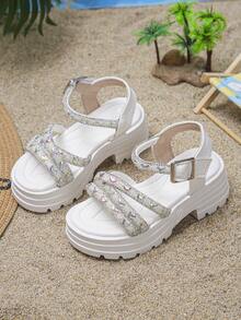 Giày sandal cao gót hở mũi đế dày đính đá hình trăng khuyết dành cho bé gái, màu sắc và vị trí họa tiết trăng khuyết được phân bố ngẫu nhiên. - Màu be - Xem 3
