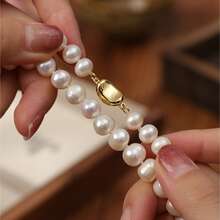 DARA 8-9毫米极光淡水养殖珍珠项链，散发高端冷光，瞬间提升您的气质；配有精美礼盒，传递您的爱意。拆开包装，为您的爱人、姐妹和母亲带来温馨与仪式感。