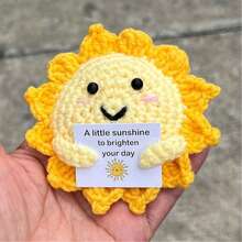1个太阳笑脸钩针挂件，充满阳光气息，可爱有趣，酷炫的桌面摆件，男女皆宜（1个，圆形），可作为生日礼物送给朋友或家人。办公室小礼物。 - 彩色 - 查看 3