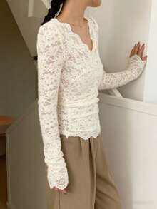 Rikumo Áo kiểu ren cổ chữ V màu trơn dành cho nữ, áo croptop ôm dáng xếp ly độc đáo (họa tiết ngẫu nhiên) mùa xuân - Màu be - Xem 11