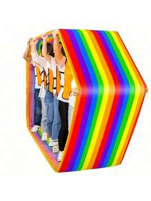 这款跑步垫采用鲜艳的多色条纹设计，能够清晰地引导团队移动，促进动作同步。明亮醒目的设计不仅为任何活动增添乐趣，还能帮助团队在互动挑战中轻松识别路线、位置和顺序。作为一款协作游戏工具，这款跑步垫要求团队成员共同计划、沟通和行动，以实现共同目标。