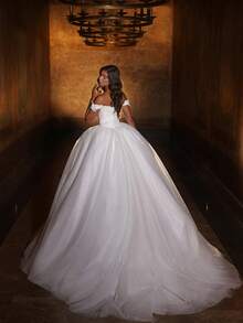 Enchanting Off-The-Shoulder Wedding Gown With Sweetheart Neckline And Open Back – Sophisticated Floor-Length A-Line Dress Featuring A Flattering Strapless Sweetheart Bustier, Chic Backless Design, And Gracefully Flowing Silhouette, Perfect For Weddings, Christmas Galas, Halloween Balls, Formal Dances, Birthday Celebrations, And Special Evening Events. A Versatile Choice For Wedding Receptions, Holiday Parties, Anniversary Dinners, Luxury Getaways, Black-Tie Occasions, Cocktail Gatherings, Bridal Showers, Wedding Guest Attire, Graduation Formals, Homecoming Events, And As A Breathtaking Bridesmaid Or Festive Evening Gown. - 白色 - 查看 3