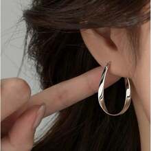 Twisted Hoop Earrings, Lightweight Spiral Rings, Popular Minimalist Style Earrings, Women's Daily Fashion Design. - 銀色 - 查看 6
