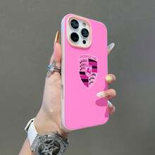 Funda para teléfono con diseño de escudo de  en tonos rosa. Compatible con fundas para teléfonos ,  17,  16 Pro Max,  15 Pro Max,  13 y  12. Fabricada en TPU, ofrece protección contra golpes y caídas. Un regalo ideal para amantes de los autos, amigos y familiares. - Rosa - Ver 4