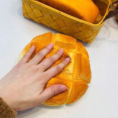 高品质慢回弹软面包菠萝挤压玩具，减压玩具，独特生日礼物