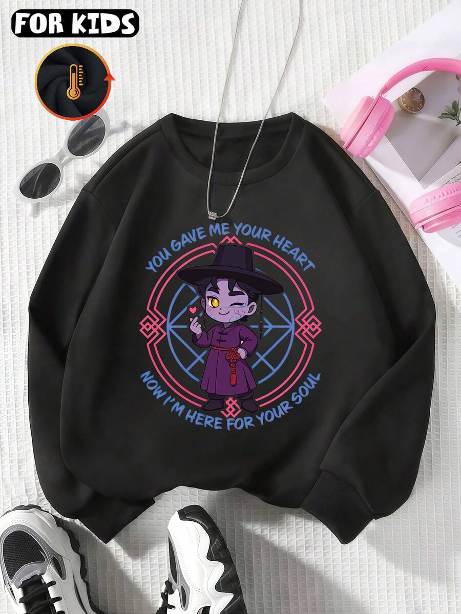 Background With Logo And Chibi-Style Qin Yu Pattern Print From Devil Boy Band. Curve Oversized Casual Sweatshirt, Versatile For Autumn/Winter, Thick Fabric, Warm Fleece Lining, Crew Neck, Loose-Fitting Casual Sweatshirt, Versatile Outerwear, Urban/Preppy Style, Long Sleeves, Suitable For Cold Weather, Cotton Blend, Fleece Lining, Comfortable, Long Sleeves, For Kids. - màu đen - Xem 1