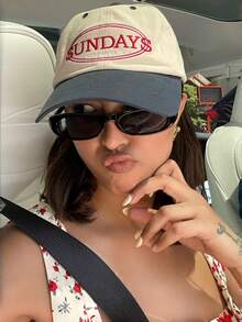 1副时尚眼镜，女士新款奢华品牌小椭圆形眼镜，女士防护眼镜，矩形眼镜，沙滩配饰，女士基础款，适合搭配毛衣、牛仔裤、运动裤、连帽衫、外套、连衣裙和长袖衬衫，时尚优雅，适合家庭出游、旅行度假、夏季海滩之旅、户外活动等场合。 - 黑灰 - 查看 5